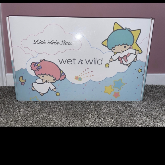 Twin Little Stars Wet N Wild PR Box